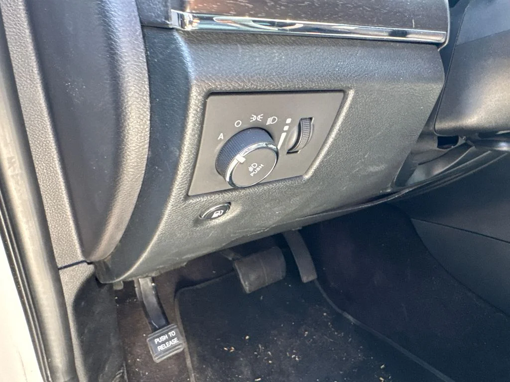 Used 2015 White Jeep Limited image 10