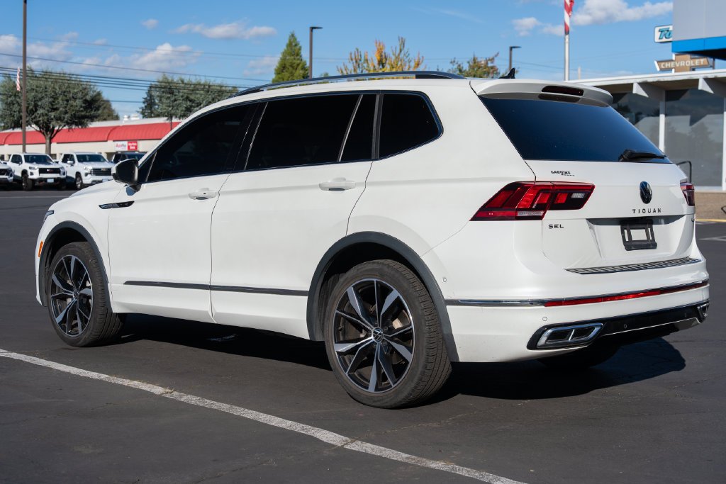 Used 2022 Oryx White Pearl Volkswagen 2.0T SEL R-Line image 4