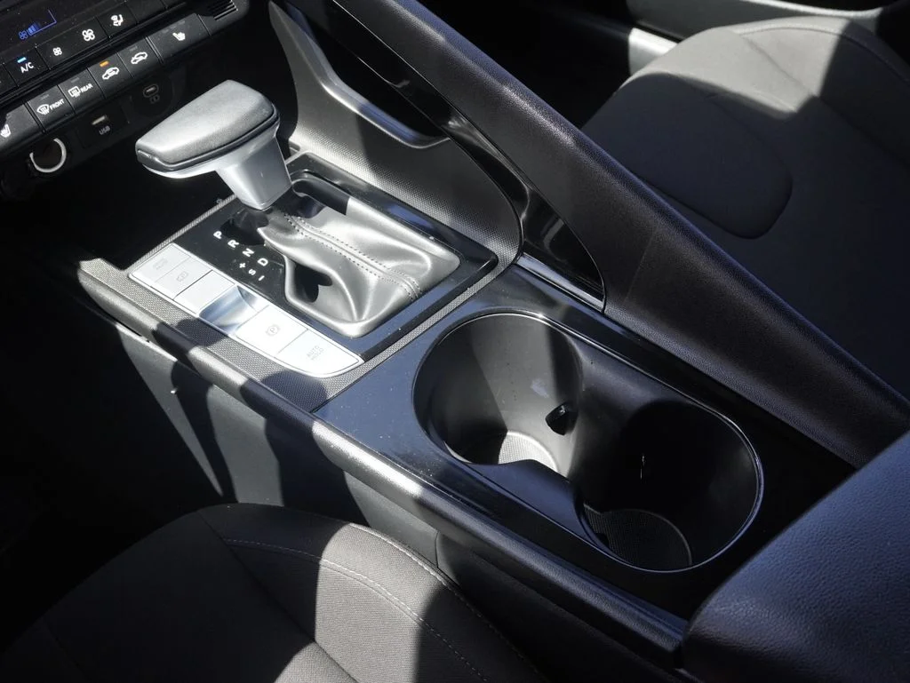 Used 2025 Gray Hyundai SEL Convenience image 16