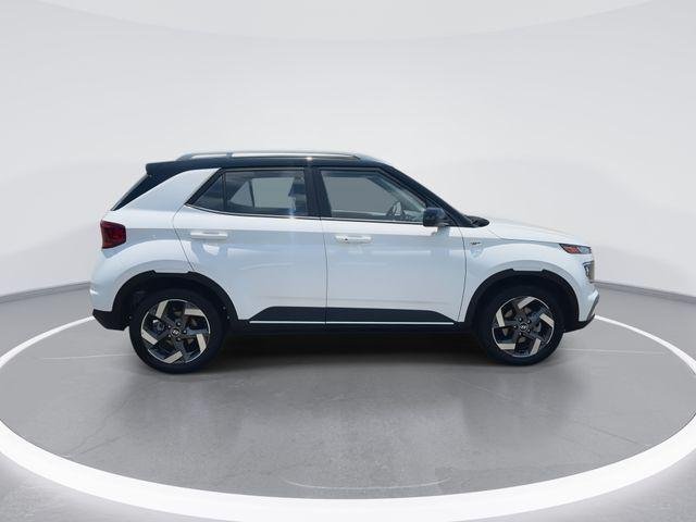 New 2026 White Hyundai SEL w/Two-Tone Roof image 9