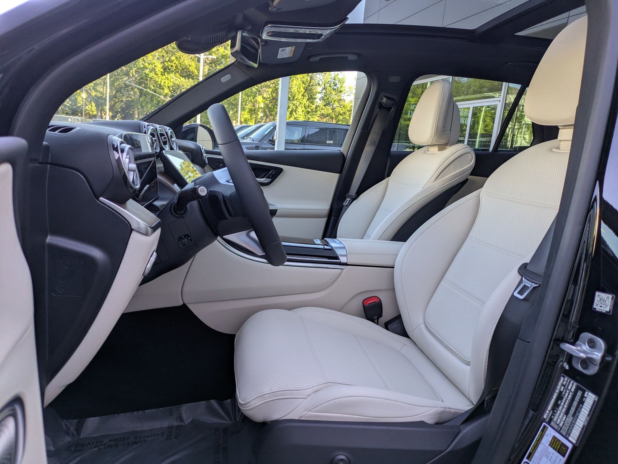 2025 Mercedes-Benz GLC Base - Photo 14