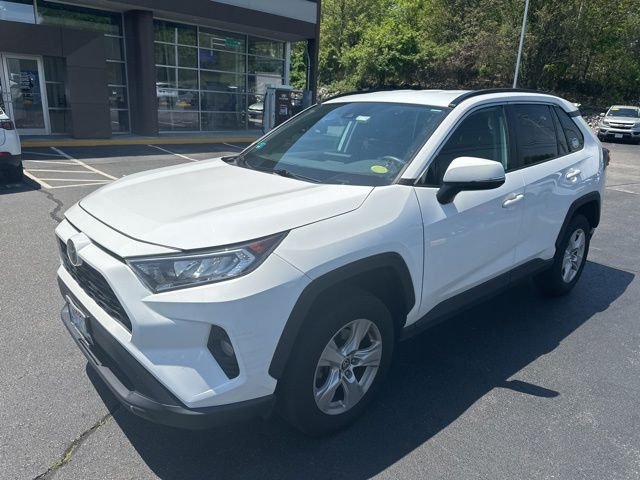 Used 2021 White Toyota XLE image 3