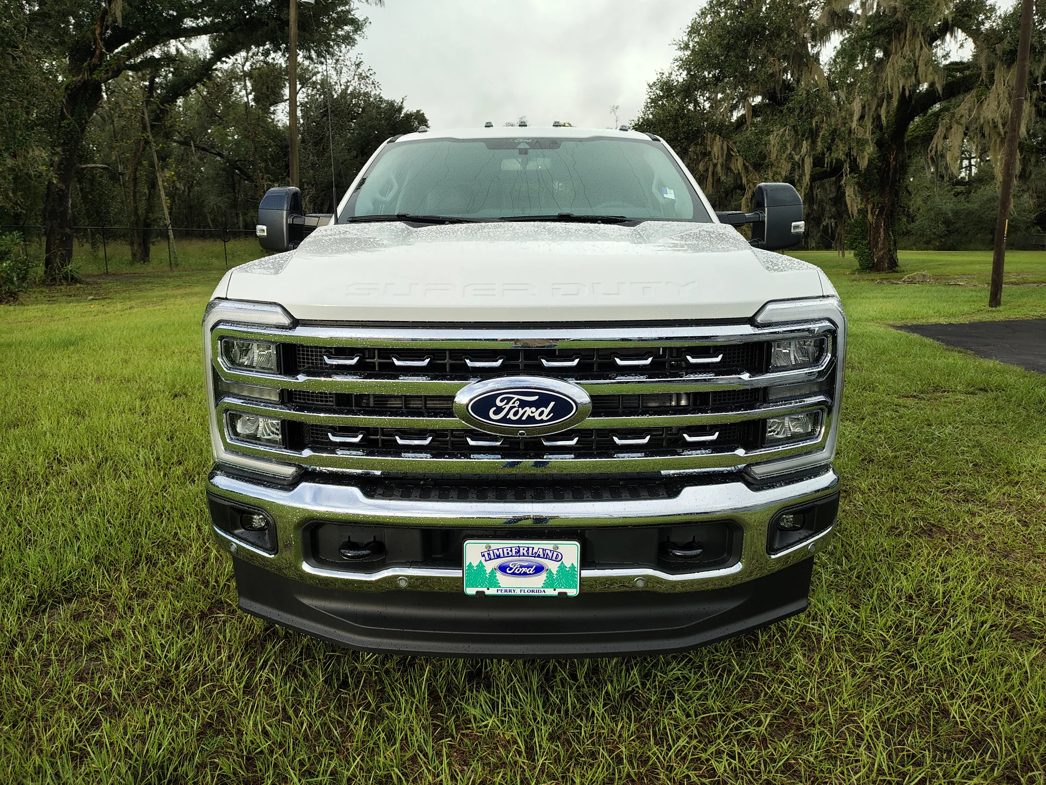 New 2027 Star White Metallic Tri-Coat Ford F-350® Lariat® image 11