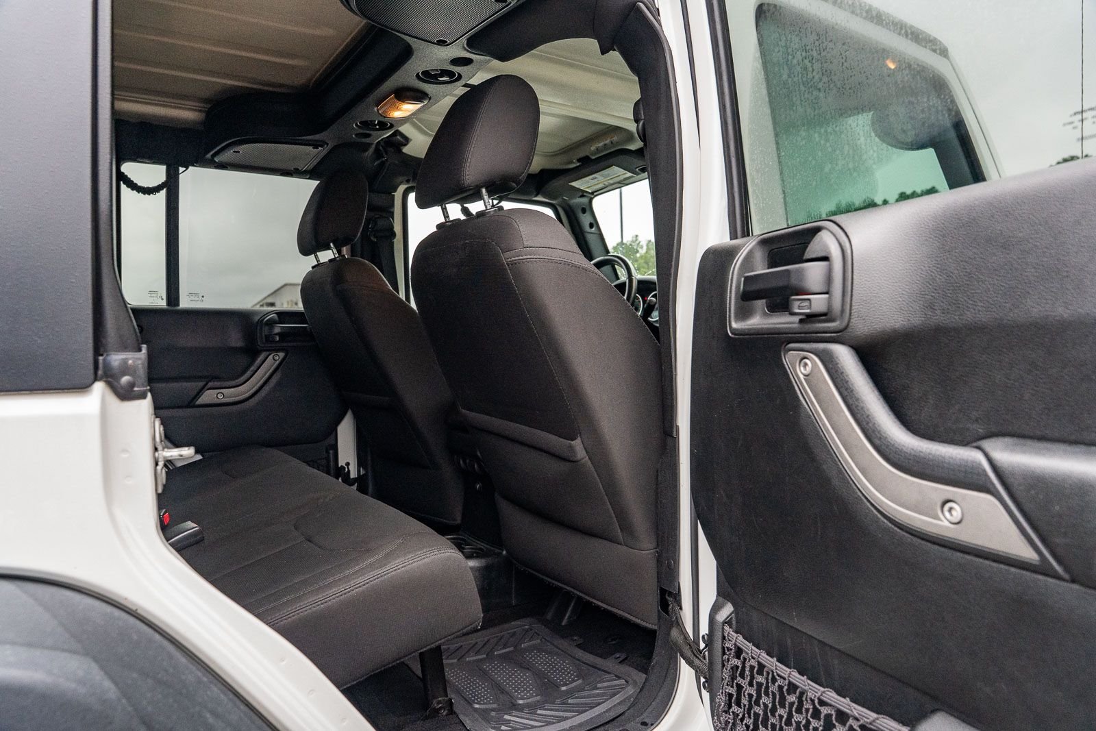 Certified Used 2018 White Jeep Unlimited Sport image 13