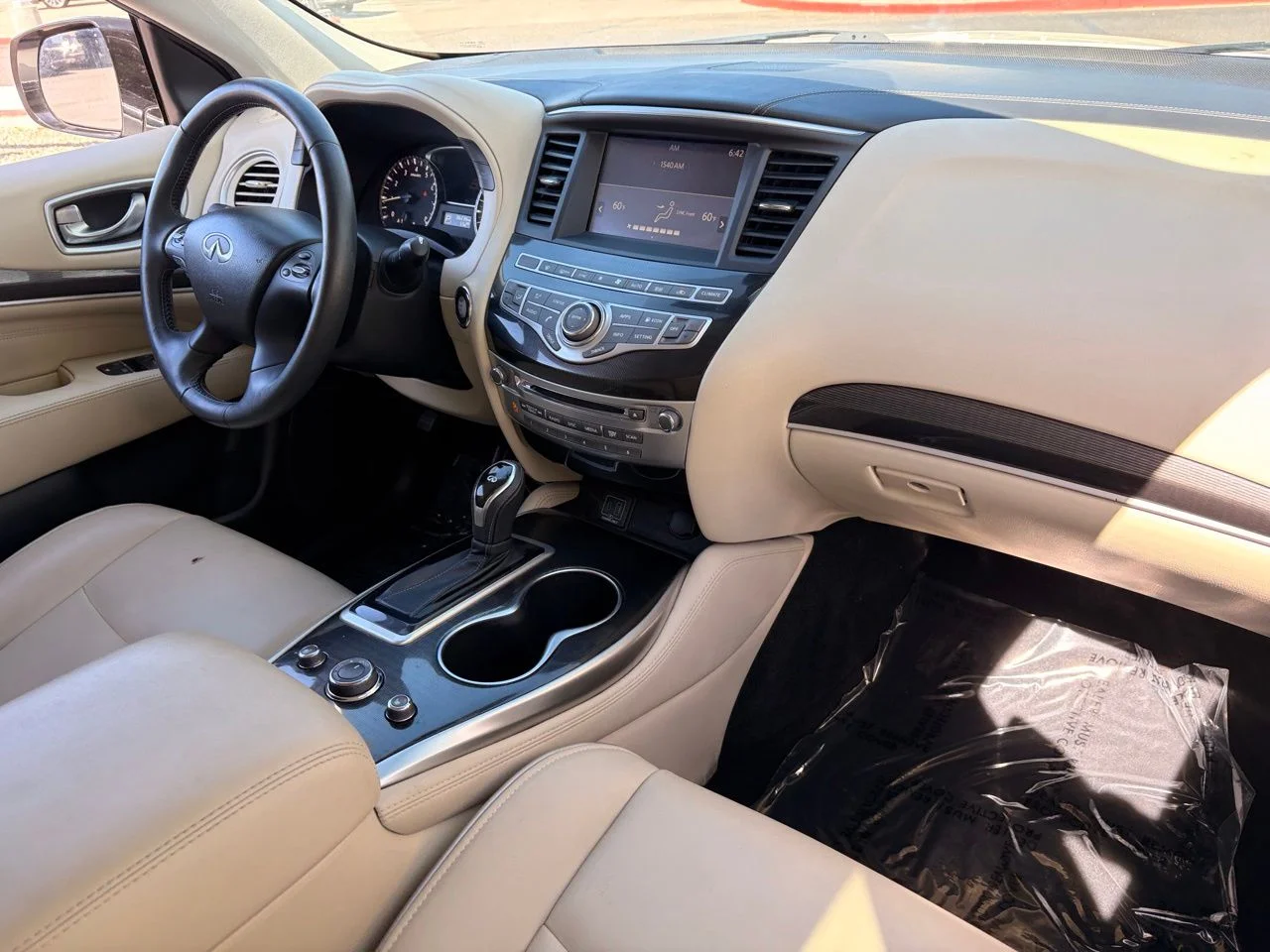 Used 2020 Majestic White INFINITI Pure image 12