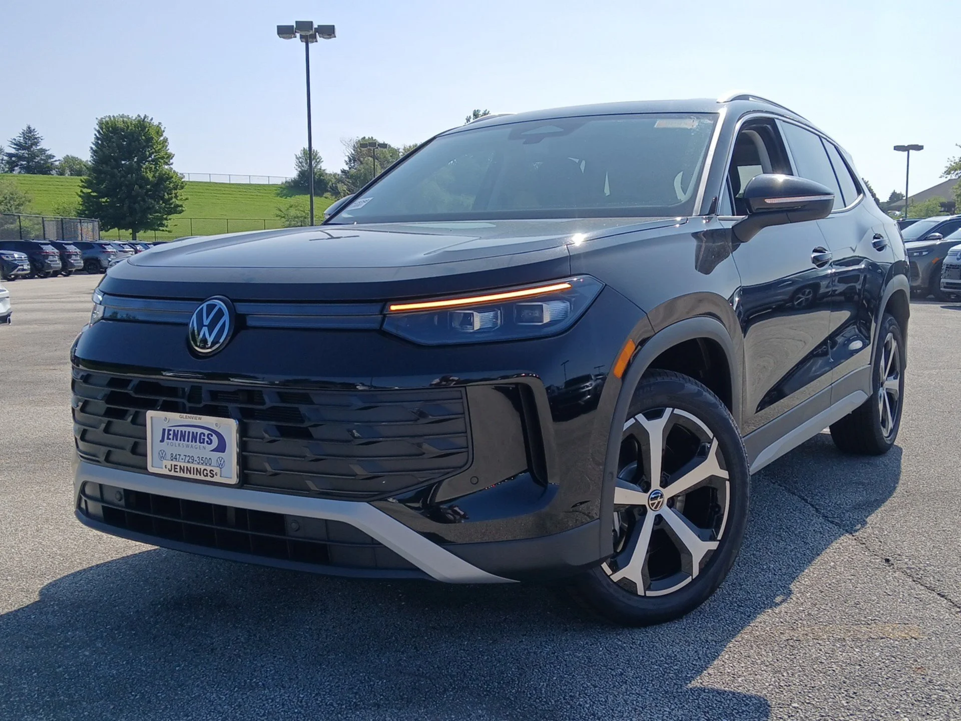New 2026 Deep Black Pearl Volkswagen SE image 30