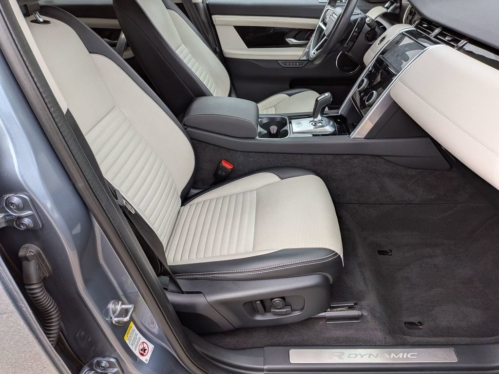 Used 2023  Land Rover SE R-Dynamic image 31