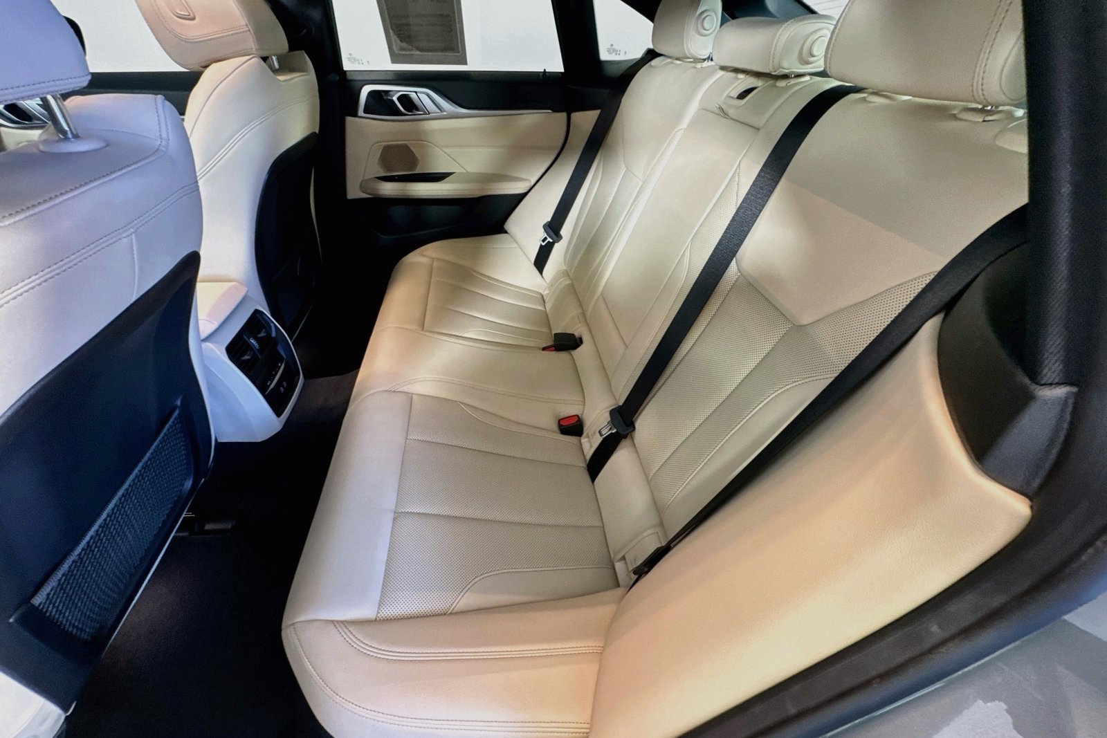 Used 2023 Skyscraper Grey Metallic BMW eDrive40 image 23