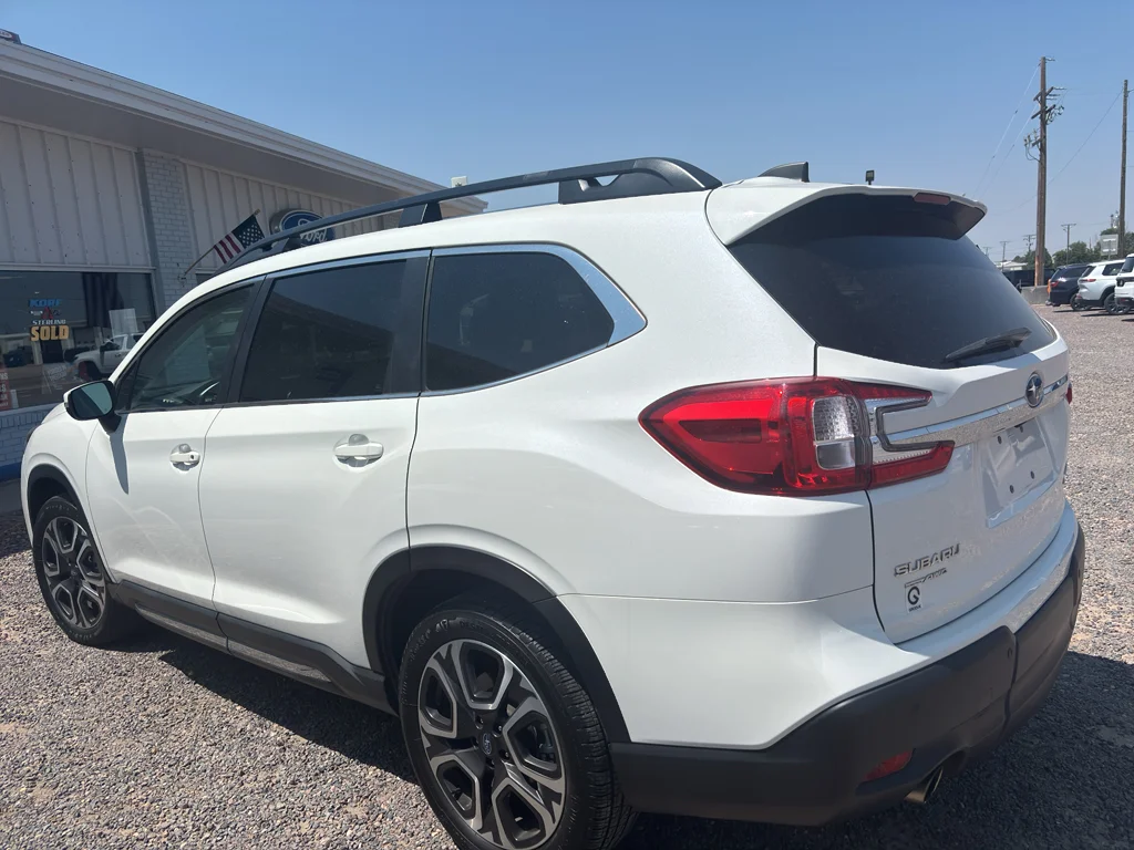 Used 2023 Crystal White Pearl Subaru Limited image 7