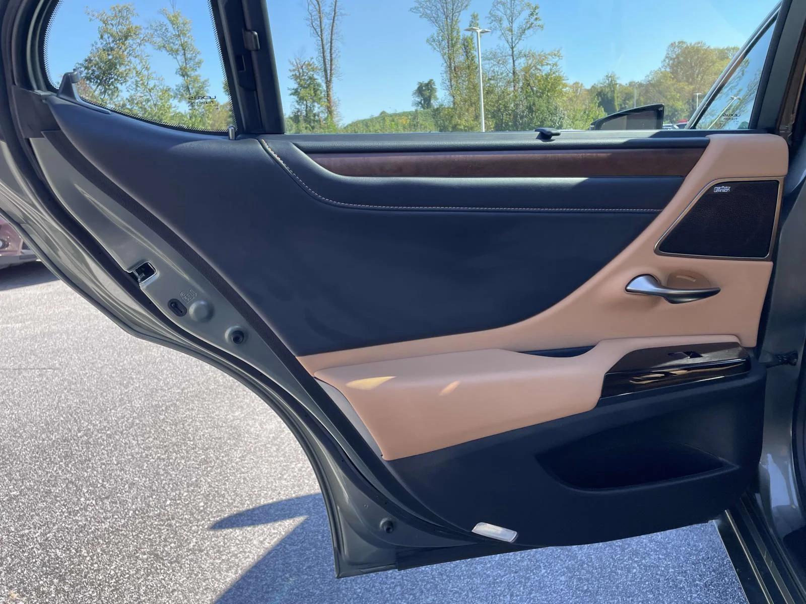 Used 2024 Sunlit Green Lexus Ultra Luxury image 2