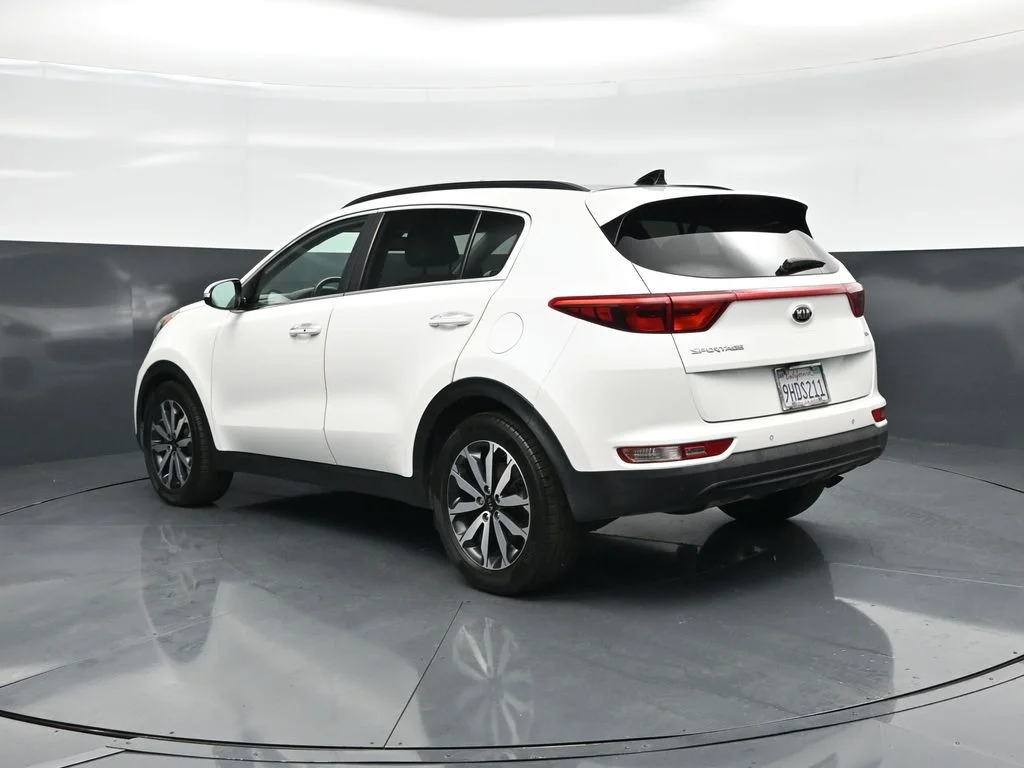 Used 2018 White Kia EX image 6