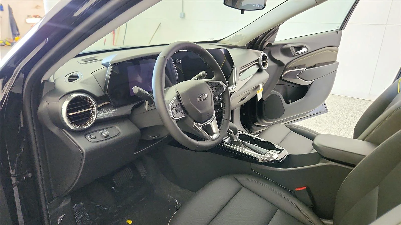 New 2026 Mosaic Black Metallic Chevrolet ACTIV image 14