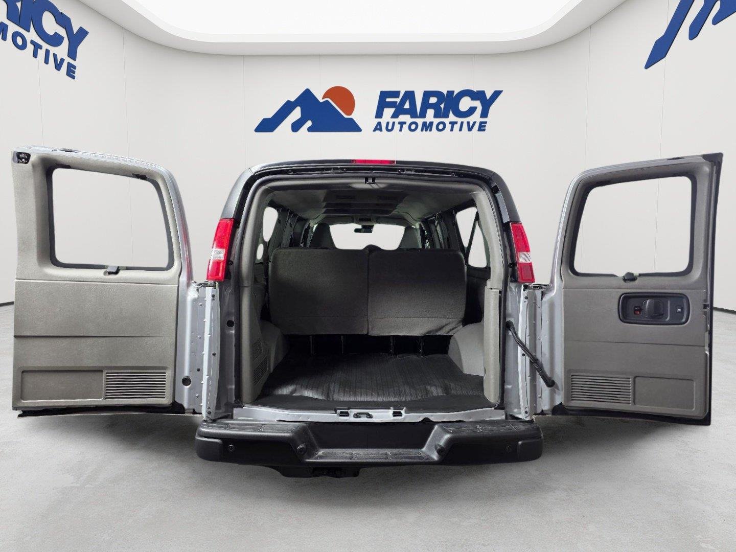 2026 Chevrolet Express Passenger LS - Photo 7