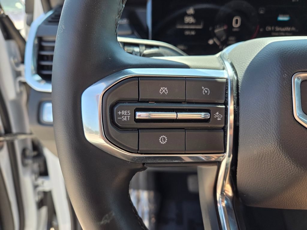Used 2025 Summit White GMC FWD Elevation image 31