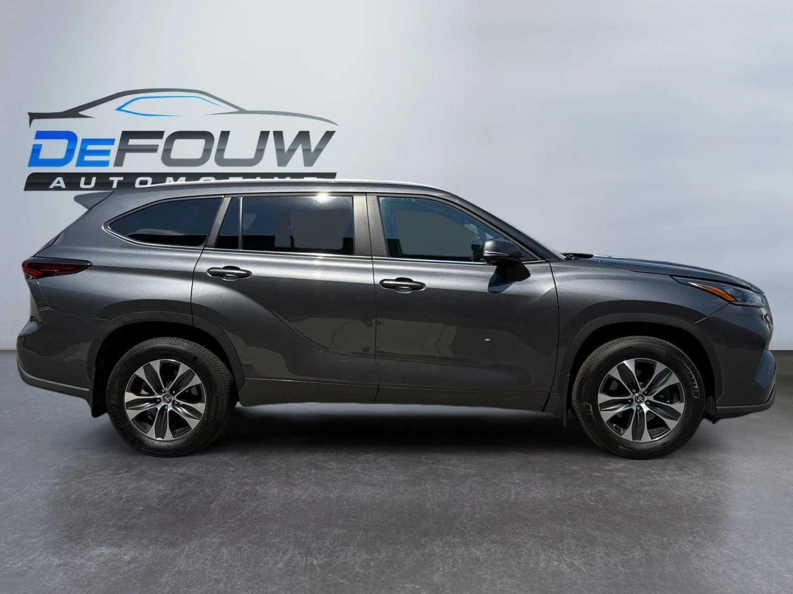 Used 2025  Toyota Platinum image 2