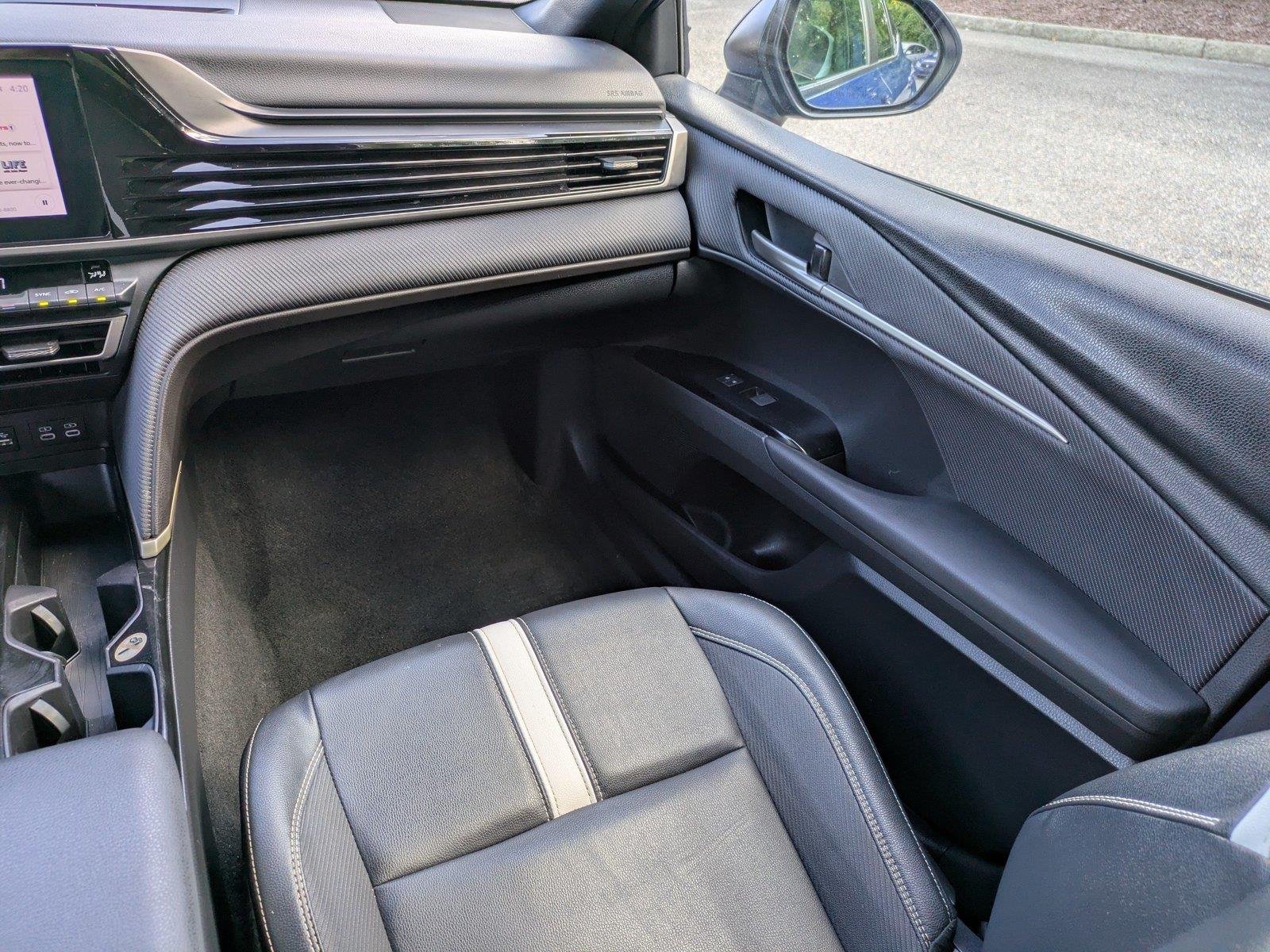 Used 2025  Toyota SE image 16
