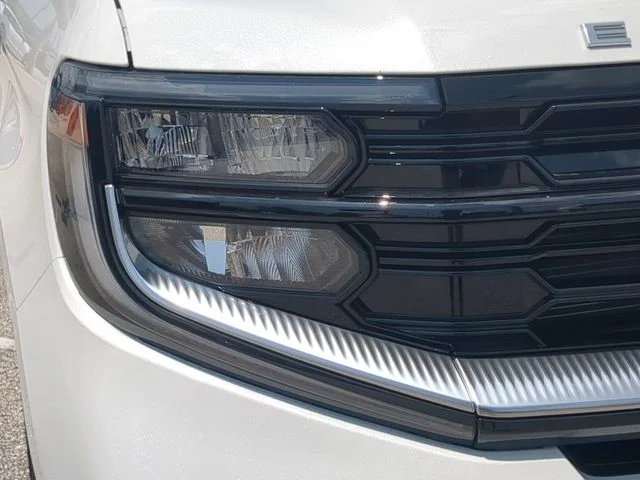 New 2027 Star White Metallic Tri-Coat Ford MAX Platinum image 10