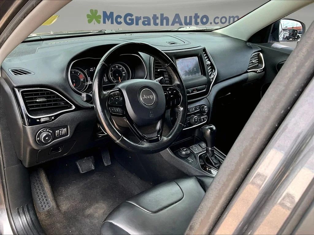 Used 2020 Gray Jeep Latitude Plus image 21