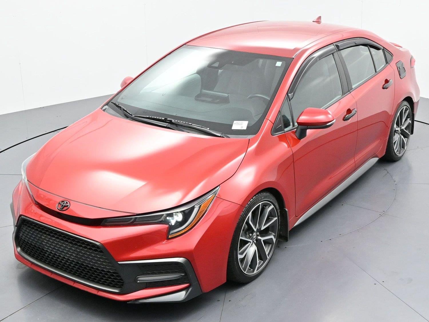 Used 2020 Barcelona Red Metallic Toyota SE image 35