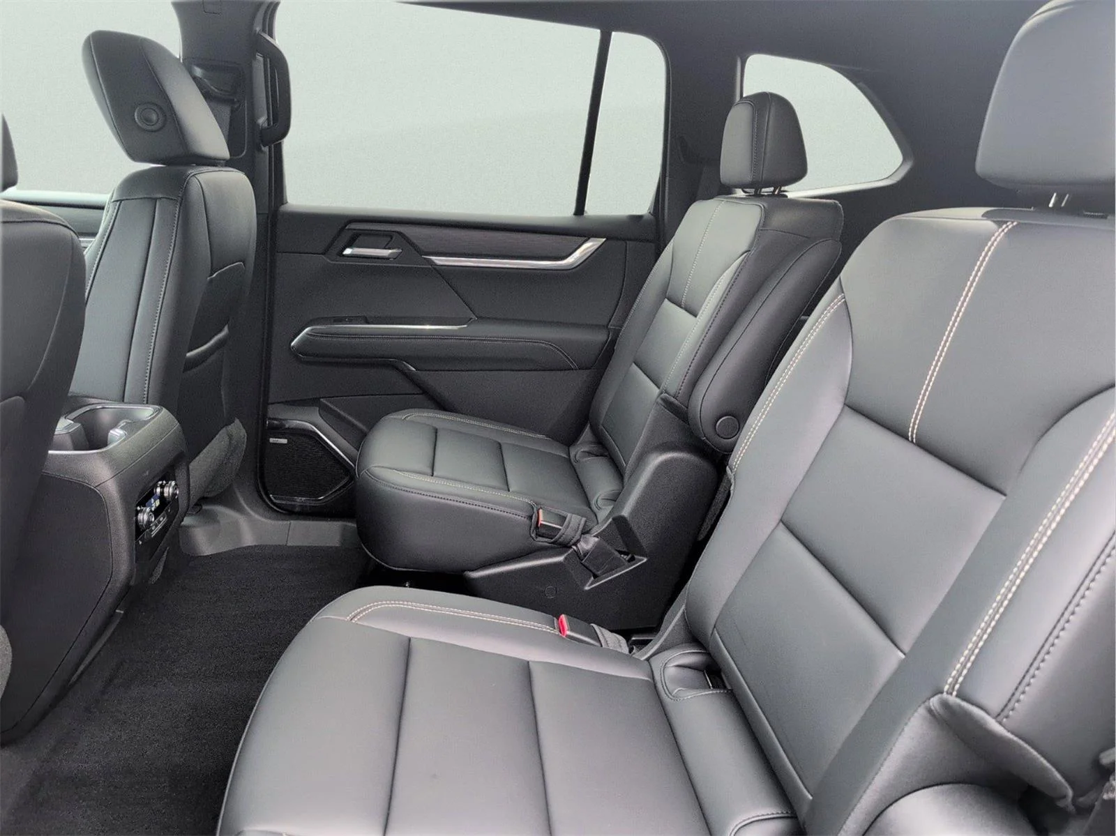 New 2026 Sterling Metallic GMC Elevation image 13