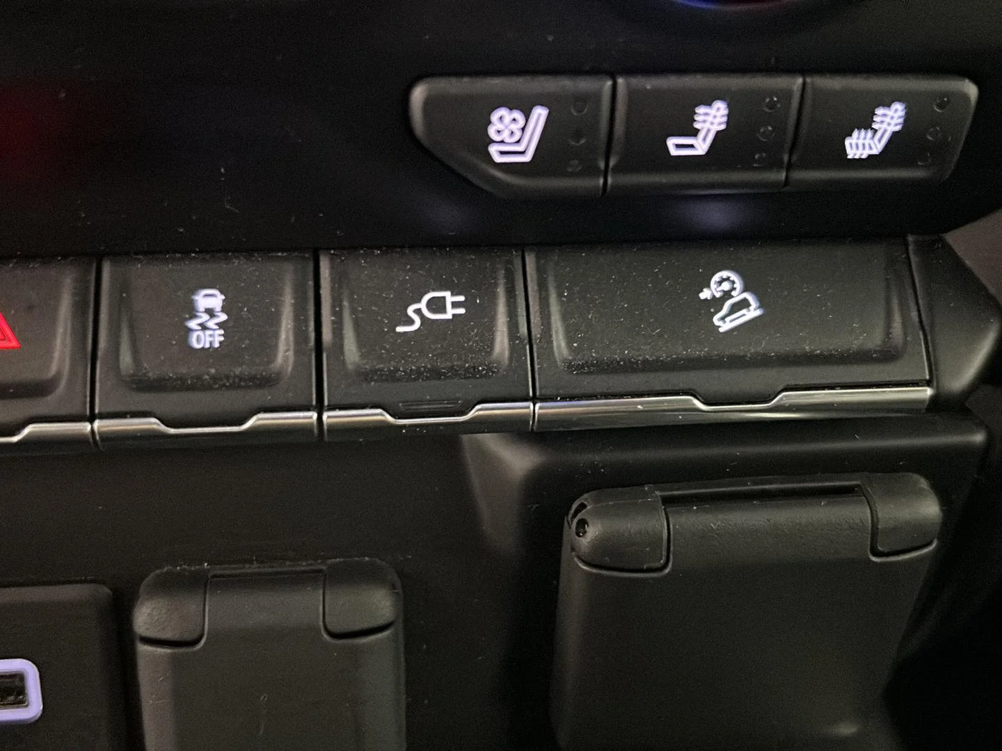 Used 2021 Dark Sky Metallic GMC AT4 image 32