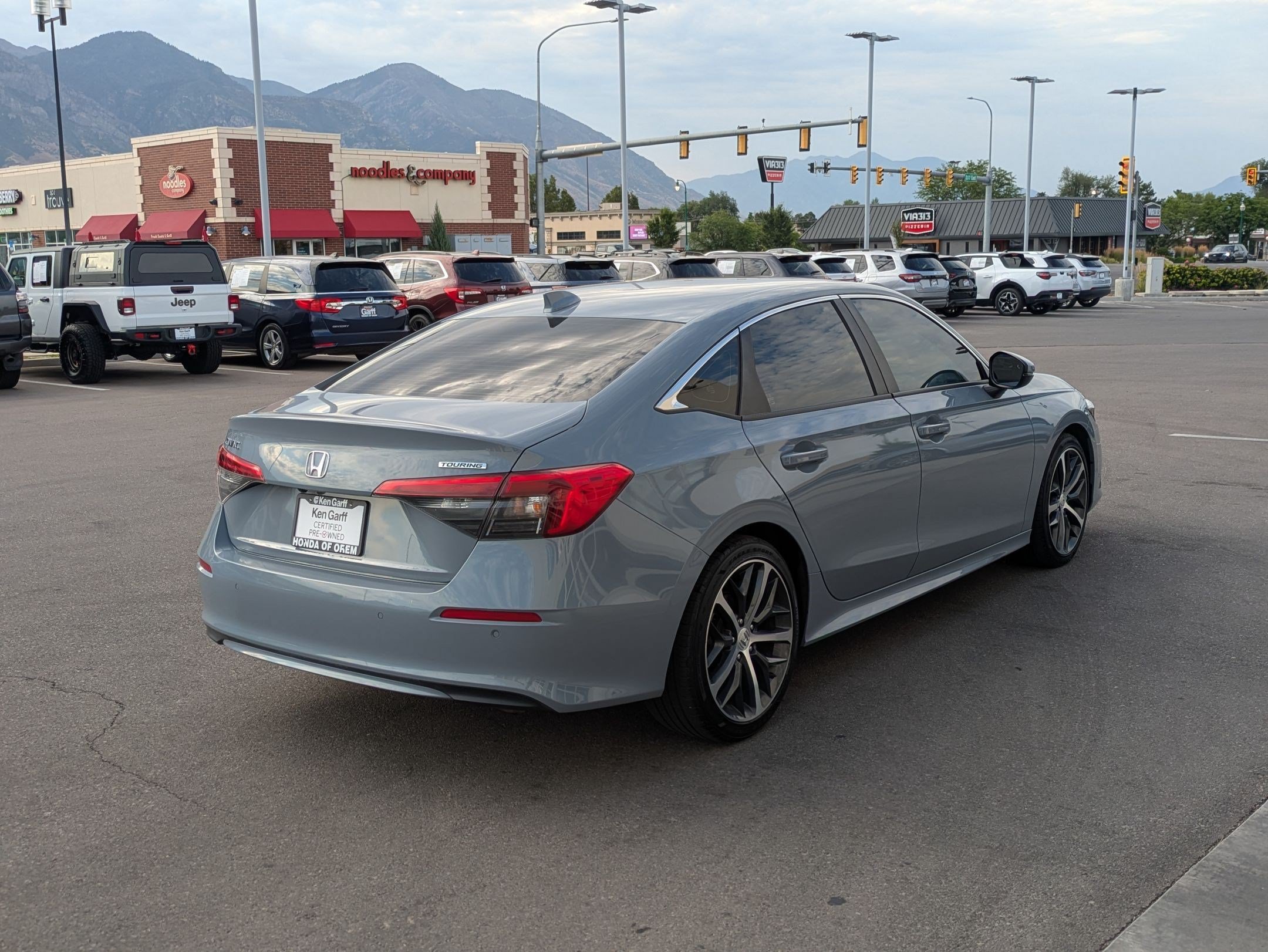 Used 2024 Sonic Gray Pearl Honda Touring image 3