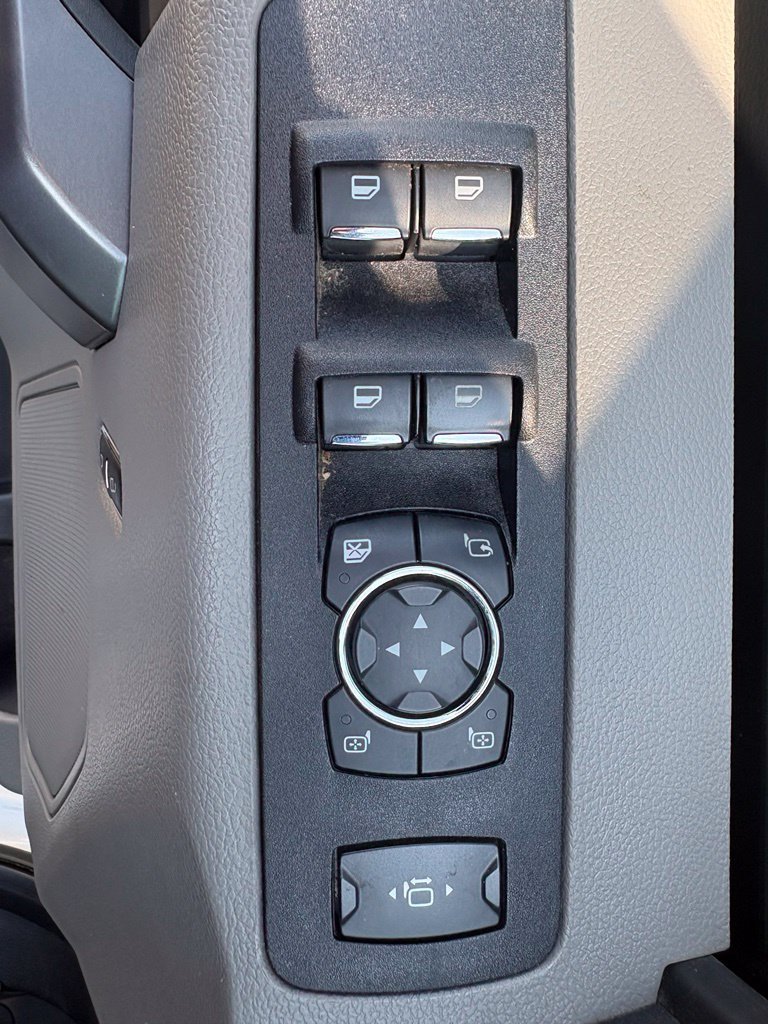 Used 2019 White Ford XLT image 12