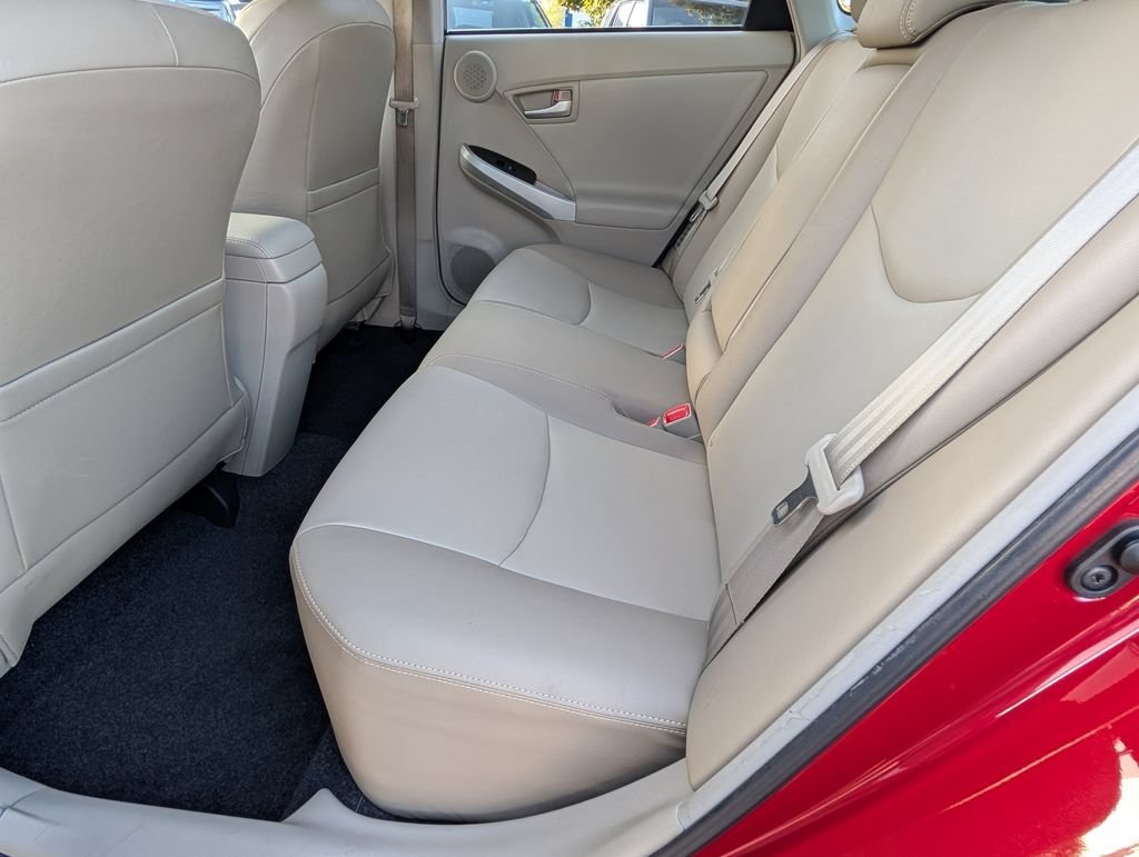 Used 2015  Toyota Four image 19