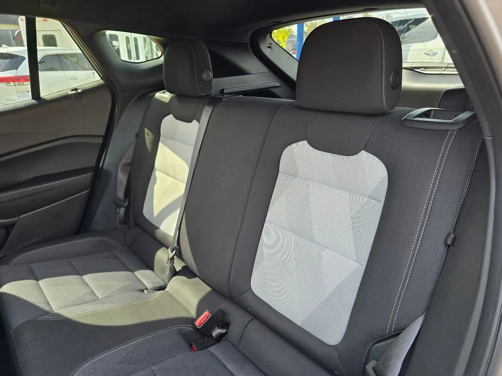 2025 Chevrolet Trax RS - Photo 17