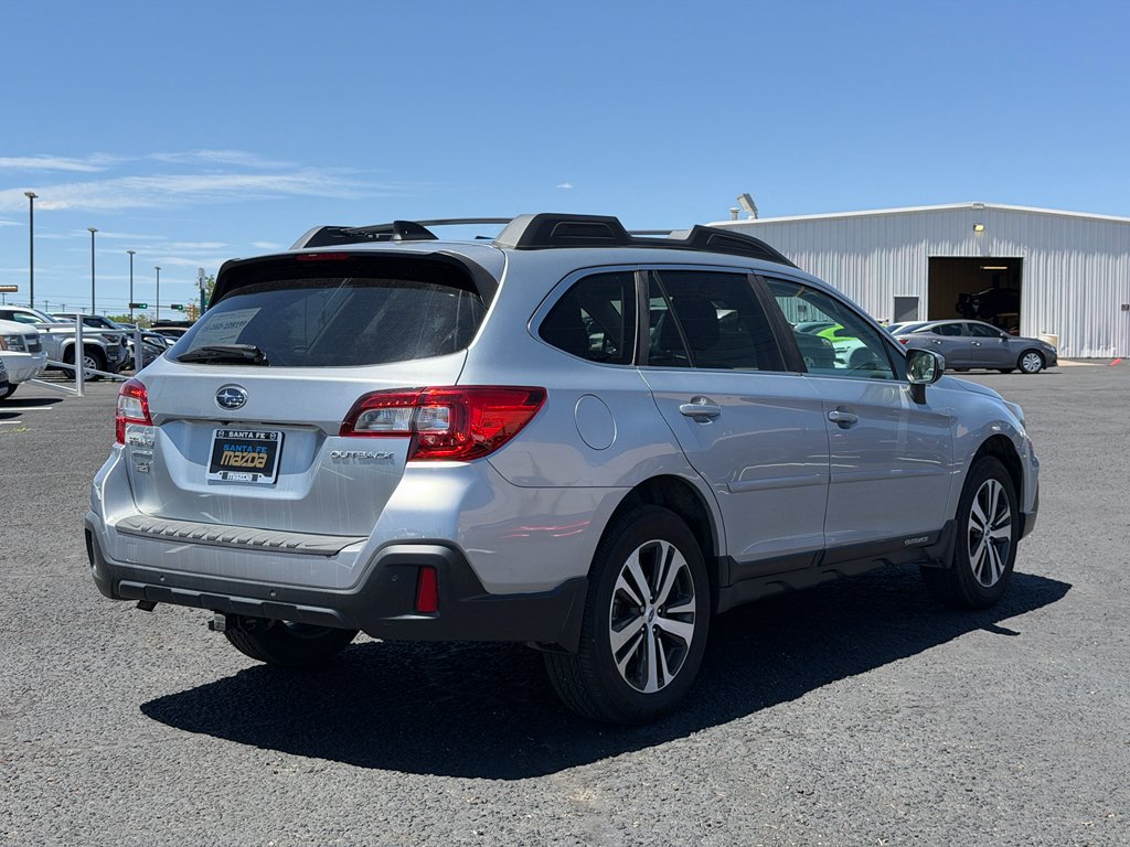Used 2018 Ice Silver Metallic Subaru Limited image 7
