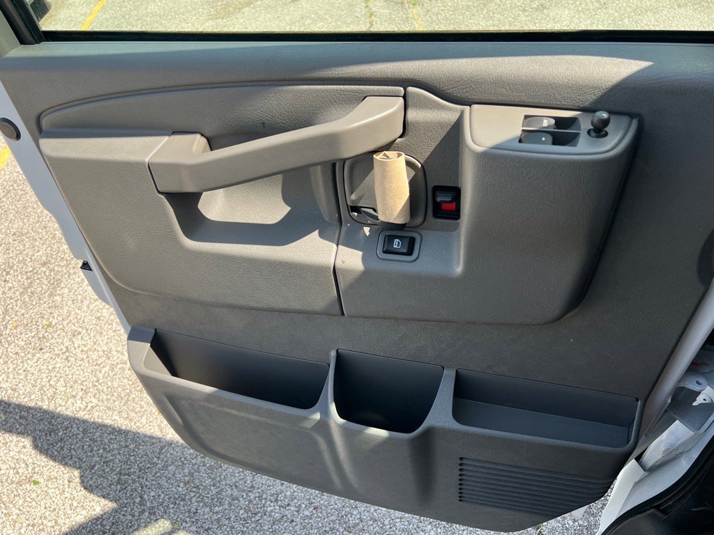 2025 GMC Savana Cargo Work Van - Photo 16