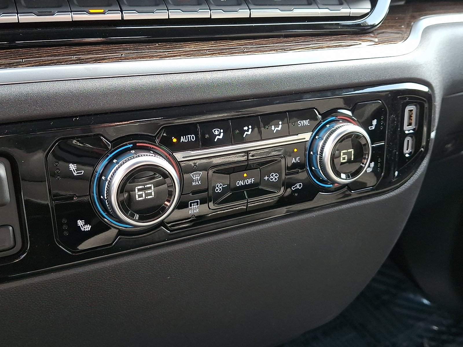 2026 GMC Sierra 1500 SLE - Photo 15