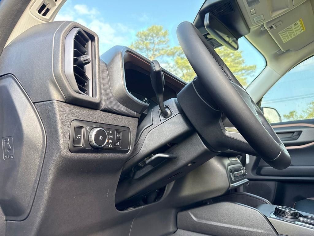 New 2025 Velocity Blue Metallic Ford Outer Banks® image 17