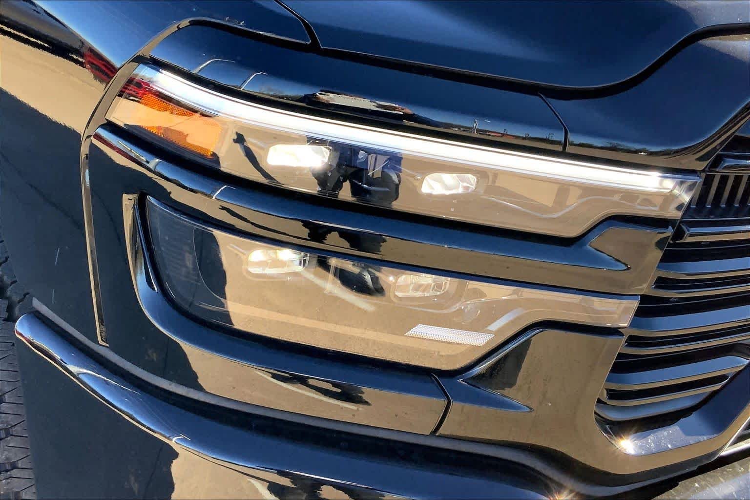 New 2026 Diamond Black Crystal Pearl-Coat Exterior Paint RAM Laramie image 13