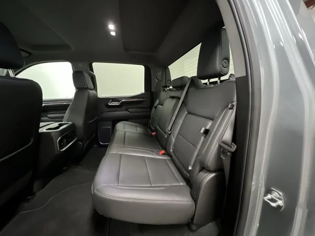 2024 GMC Sierra 1500 SLT - Photo 26