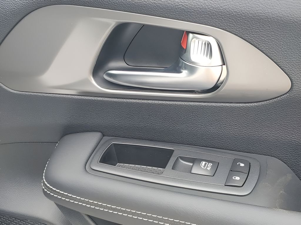 2026 Chrysler Voyager LX - Photo 45