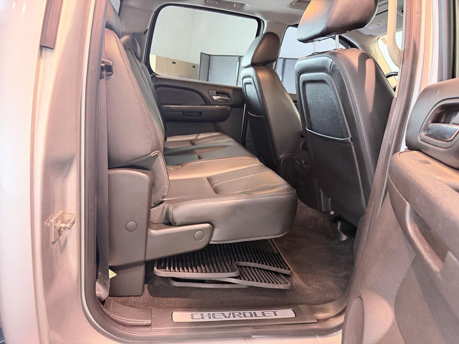 Used 2014 Silver Ice Metallic Chevrolet LTZ image 25