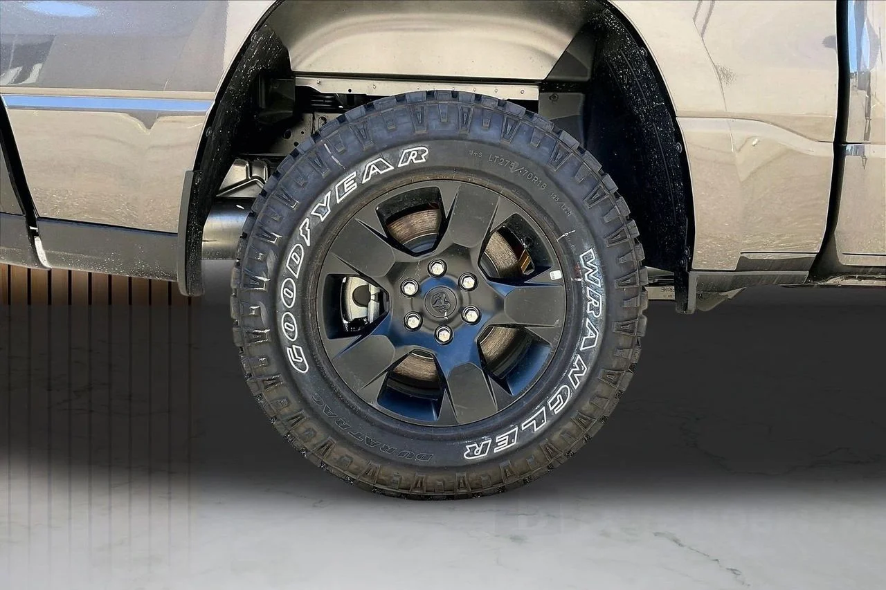 New 2026 Granite Crystal Metallic Clear-Coat Exterior Paint RAM Warlock image 30