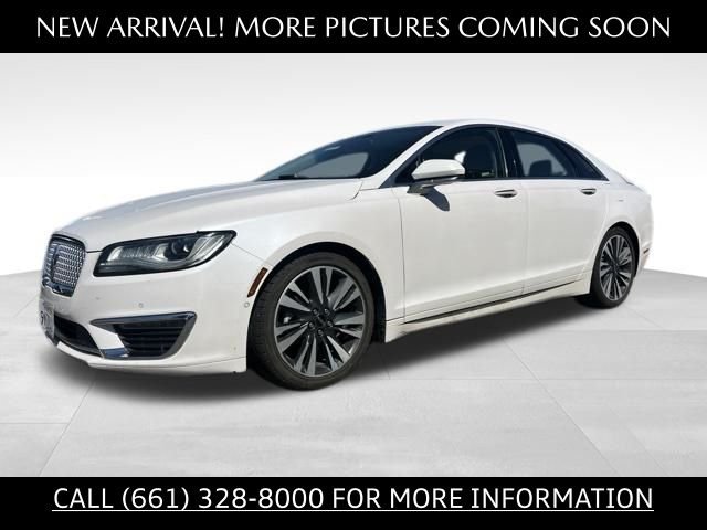 Used 2017 White Lincoln Reserve image 1