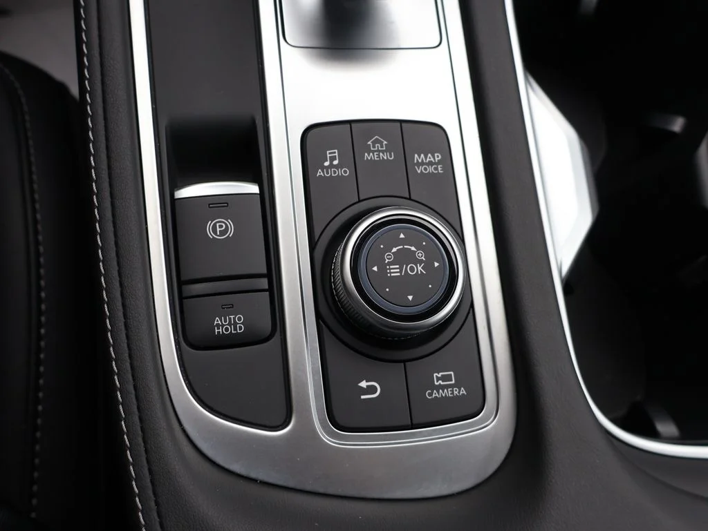 Used 2025 Gray INFINITI Sensory image 29