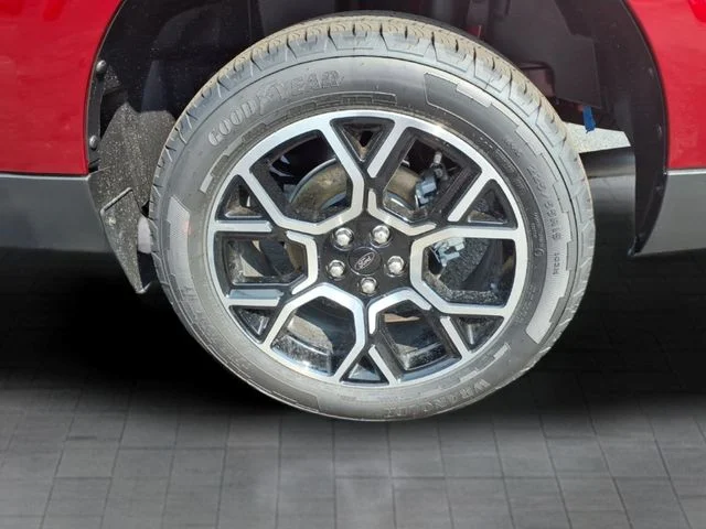New 2026 Ruby Red Metallic Tinted Clearcoat Ford Lariat® image 9