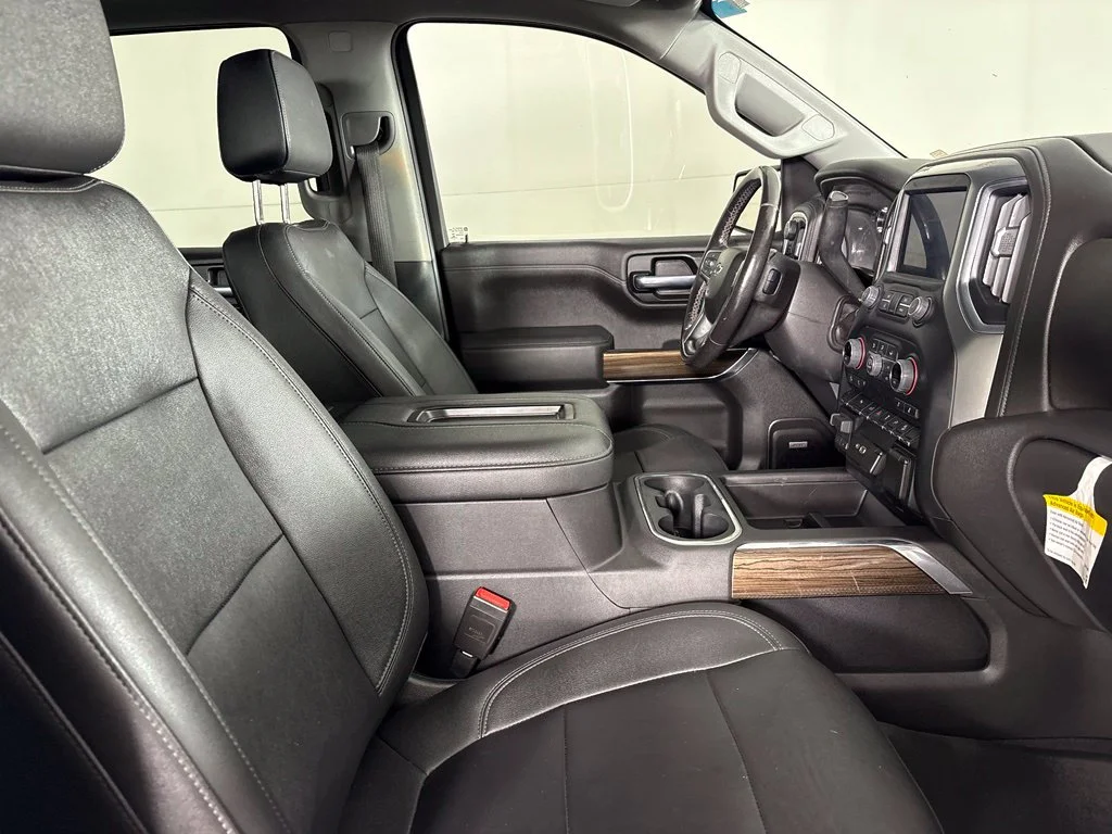 Used 2022 White Chevrolet LT Trail Boss image 17