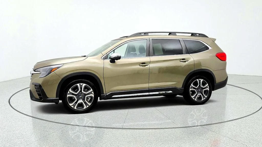 Used 2023 Autumn Green Metallic Subaru Limited 8-Seater w/ Moonroof & Nav System image 8