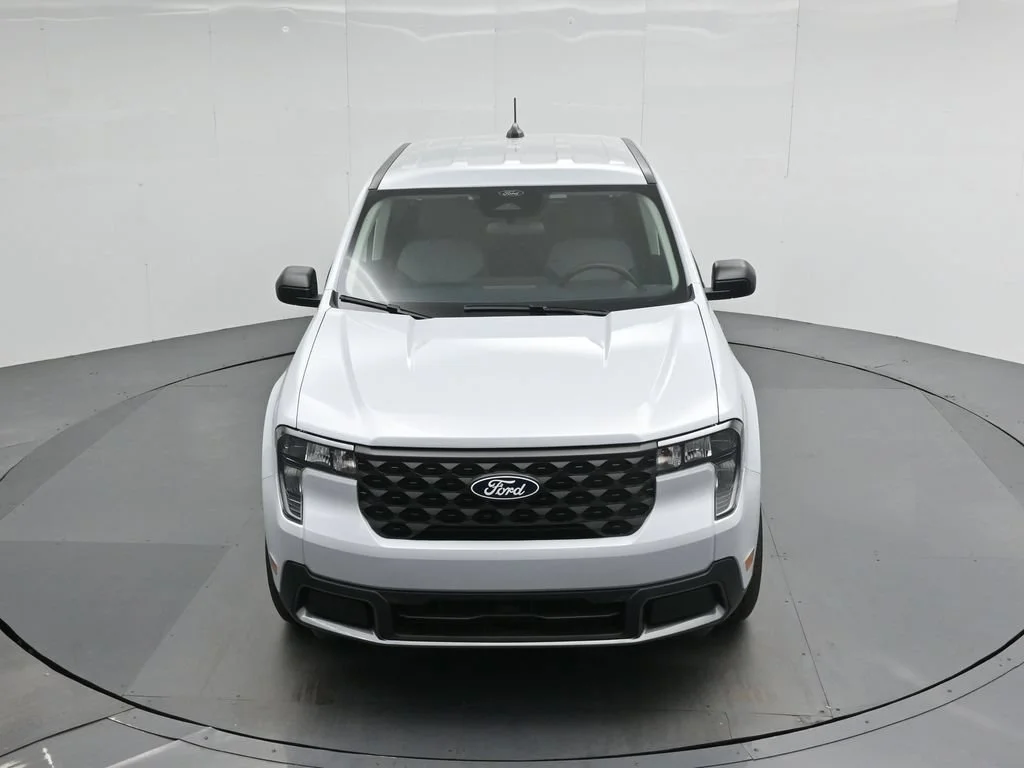 New 2026 Space White Metallic Ford XLT image 30