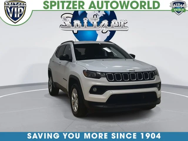 Used 2024 White Jeep Latitude image 3