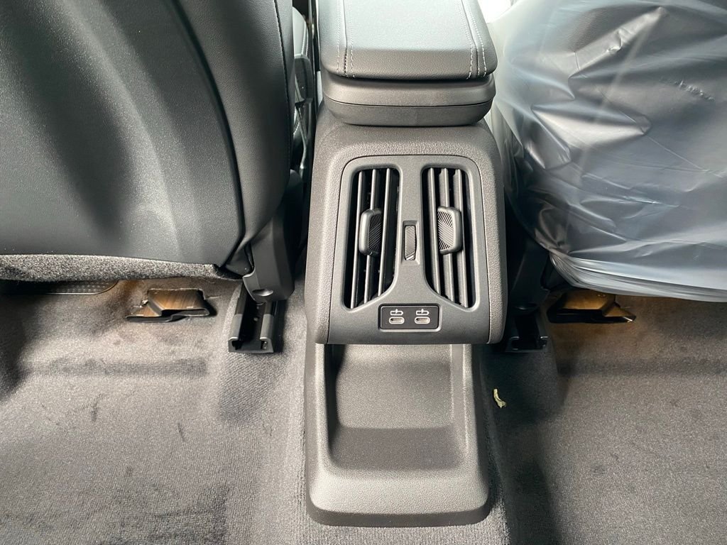 2026 BMW X1 M35i - Photo 9