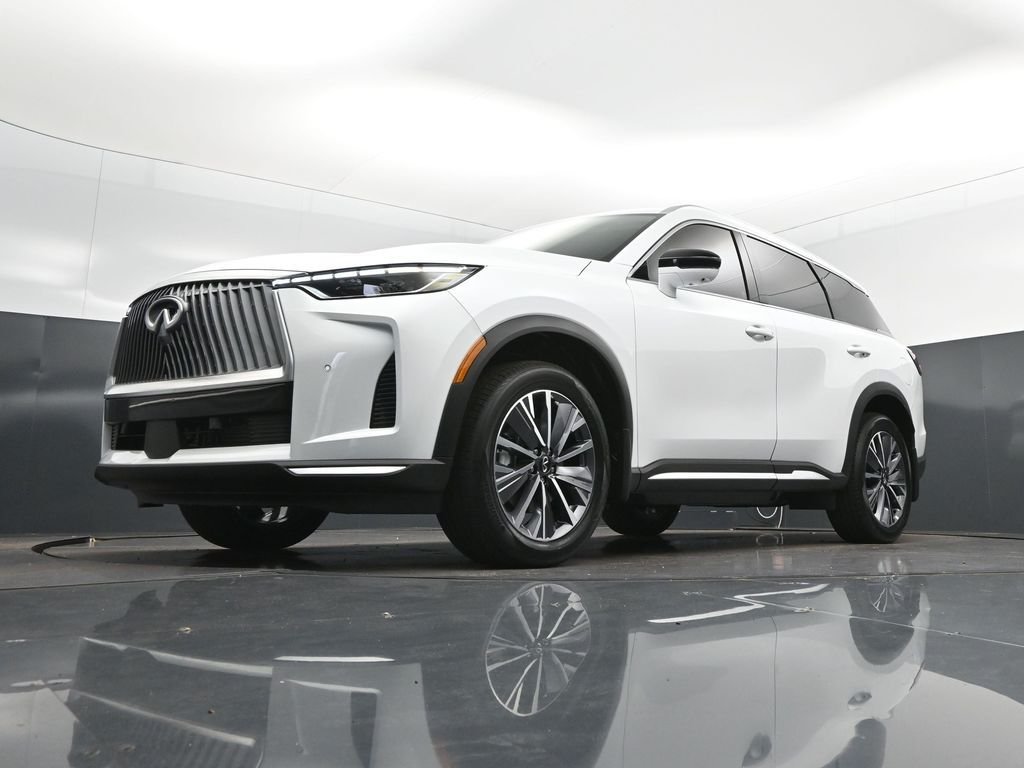 New 2026 RADIANT WHITE INFINITI Luxe FWD image 34