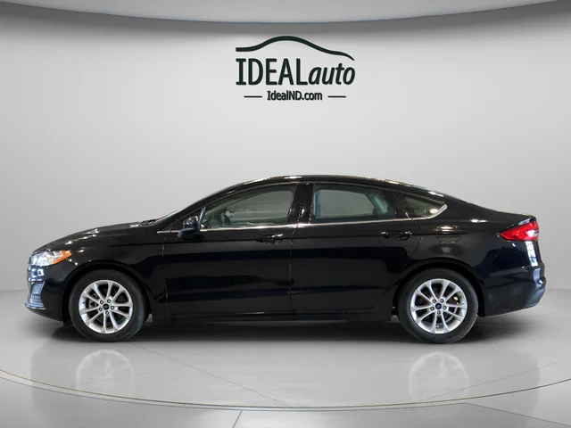 Used 2019 Black Ford SE image 12