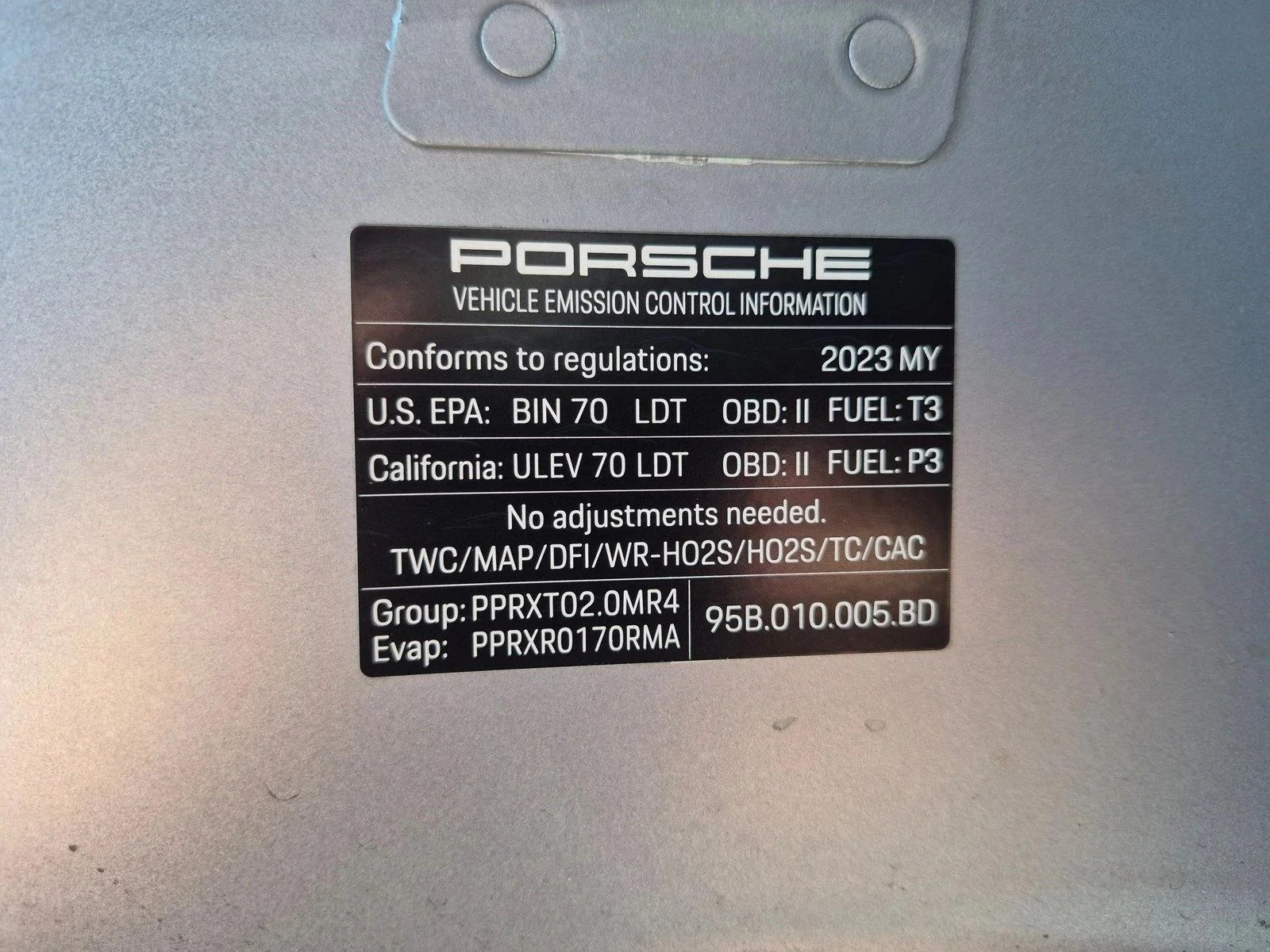 Used 2023 Dolomite Silver Metallic Porsche  image 23