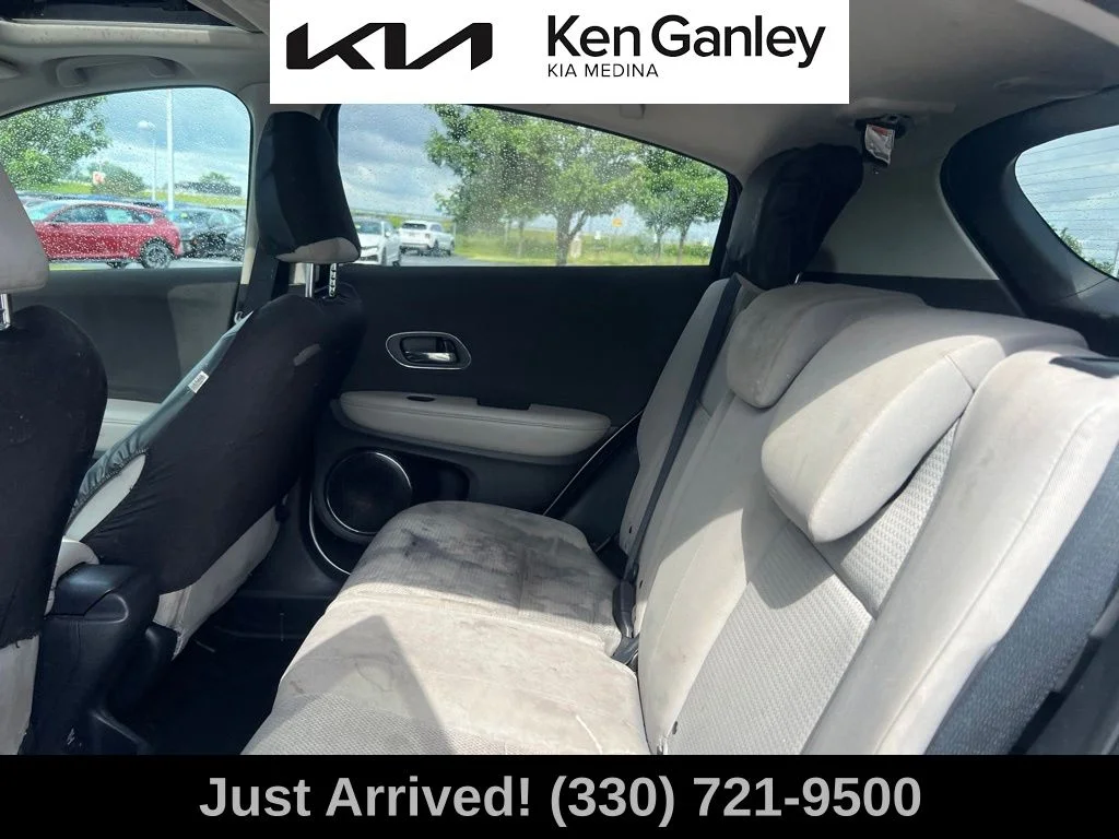 Used 2019 Silver Honda EX image 10